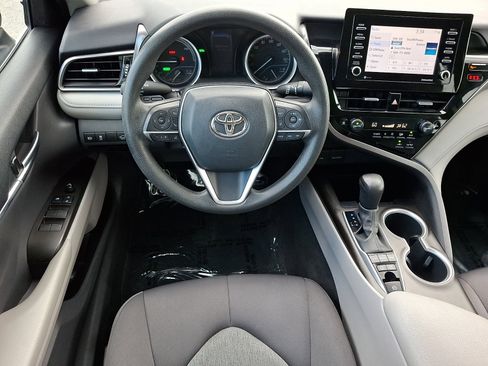 Used 2021 Toyota Camry LE FWD image 11