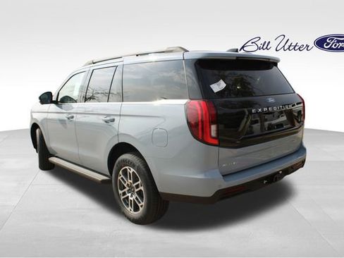 New 2025 Ford Expedition Active image 4