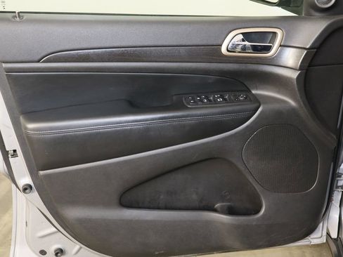 Used 2017 Jeep Grand Cherokee Laredo w/ Quick Order Package 23E image 20