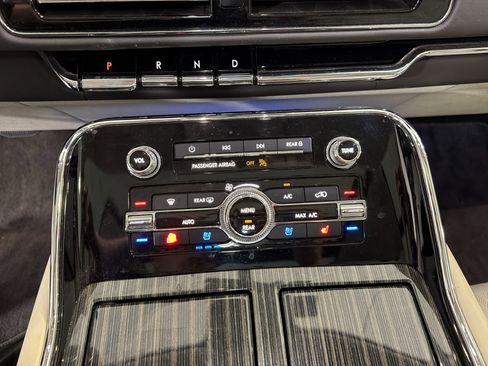 Used 2023 Lincoln Navigator Black Label image 18