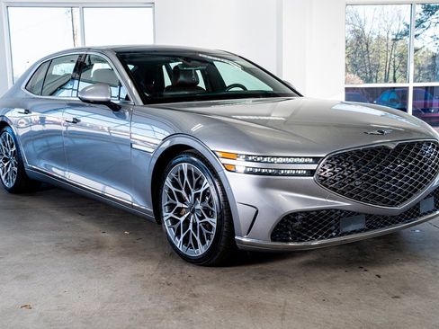 Used 2024 Genesis G90 3.5T image 4