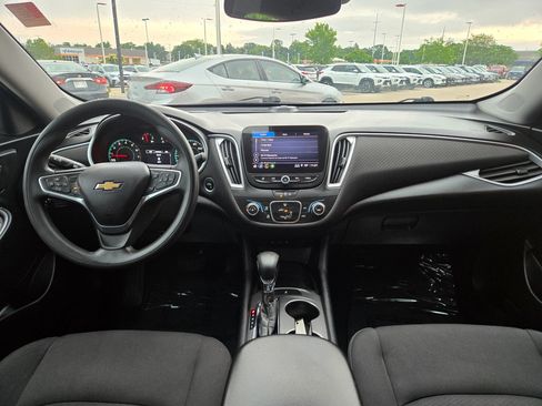 Used 2023 Chevrolet Malibu LS FWD image 11