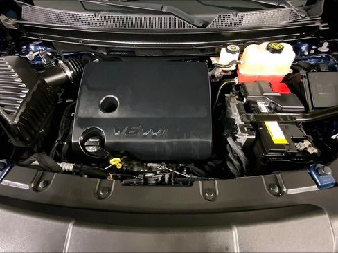 Used 2022 Chevrolet Traverse LS FWD image 10