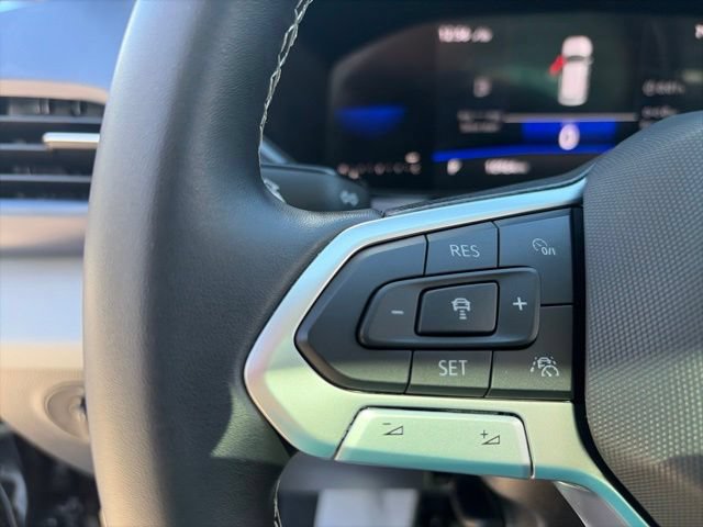 Certified 2023 Volkswagen Taos SE w/ Panoramic Sunroof Package AWD/4WD image 23