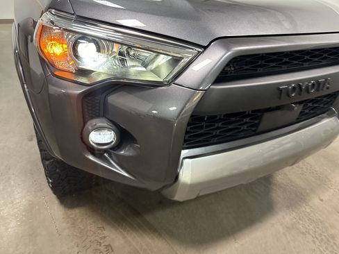 Used 2022 Toyota 4Runner TRD Off-Road Premium AWD/4WD image 43