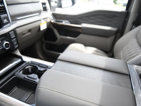 New 2026 Ford F250 Platinum w/ Platinum Plus Package AWD/4WD image 27