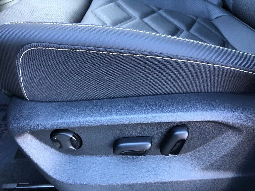 Used 2026 Volkswagen Atlas Cross Sport SE w/ Panoramic Sunroof Package AWD/4WD image 8