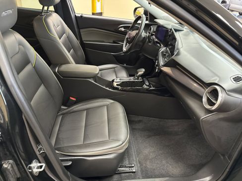 Used 2024 Chevrolet Trax ACTIV w/ Sunroof Package image 19