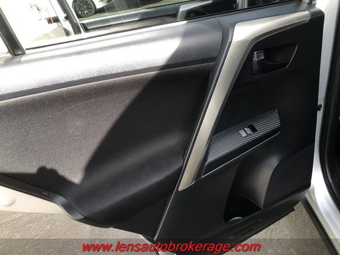 Used 2013 Toyota RAV4 XLE image 17