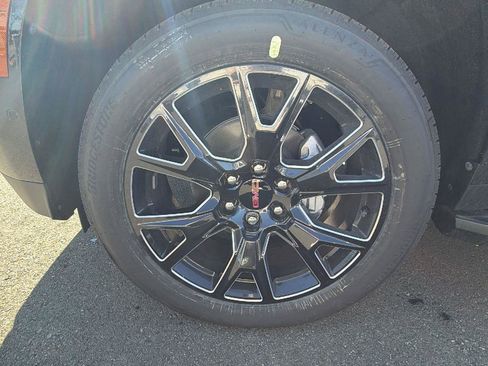 New 2026 GMC Yukon Denali AWD/4WD image 9