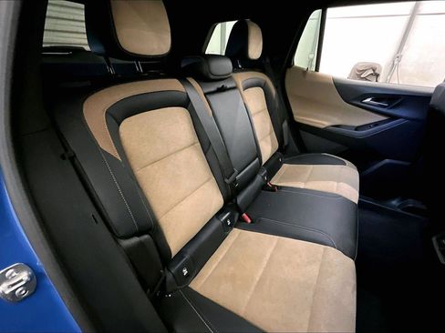 Used 2025 Chevrolet Equinox ACTIV w/ Safety and Technology Package image 26