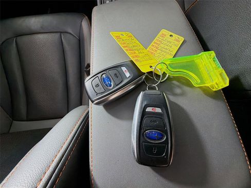 Used 2024 Subaru Crosstrek 2.5i Limited w/ Crosstrek Mirror Package image 33