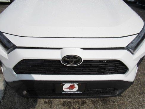 Used 2025 Toyota RAV4 XLE AWD/4WD image 3