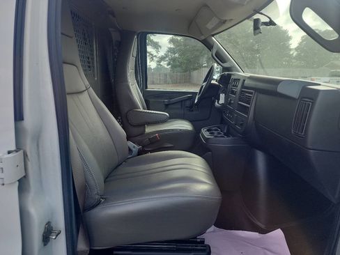 Used 2022 Chevrolet Express 2500 2500 3dr Cargo Van w/ Driver Convenience Package image 13