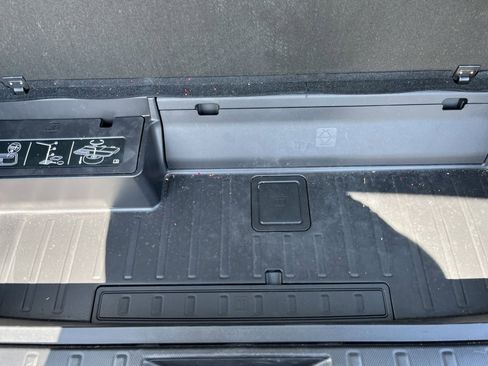 Used 2022 Subaru Ascent Premium w/ Convenience Package image 14