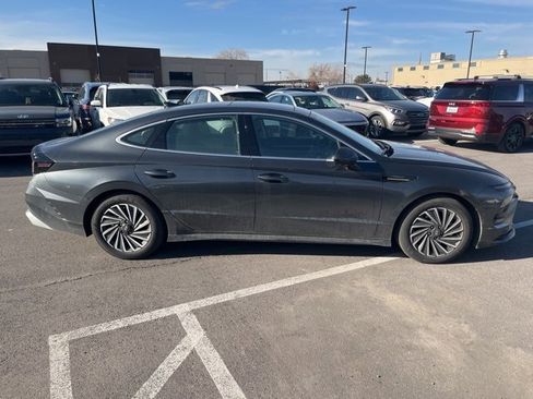 Used 2025 Hyundai Sonata Limited image 4