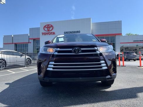 Certified 2019 Toyota Highlander LE AWD/4WD image 3