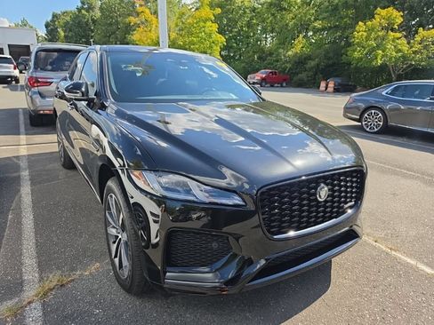 Used 2025 Jaguar F-PACE R-Dynamic S AWD/4WD image 2