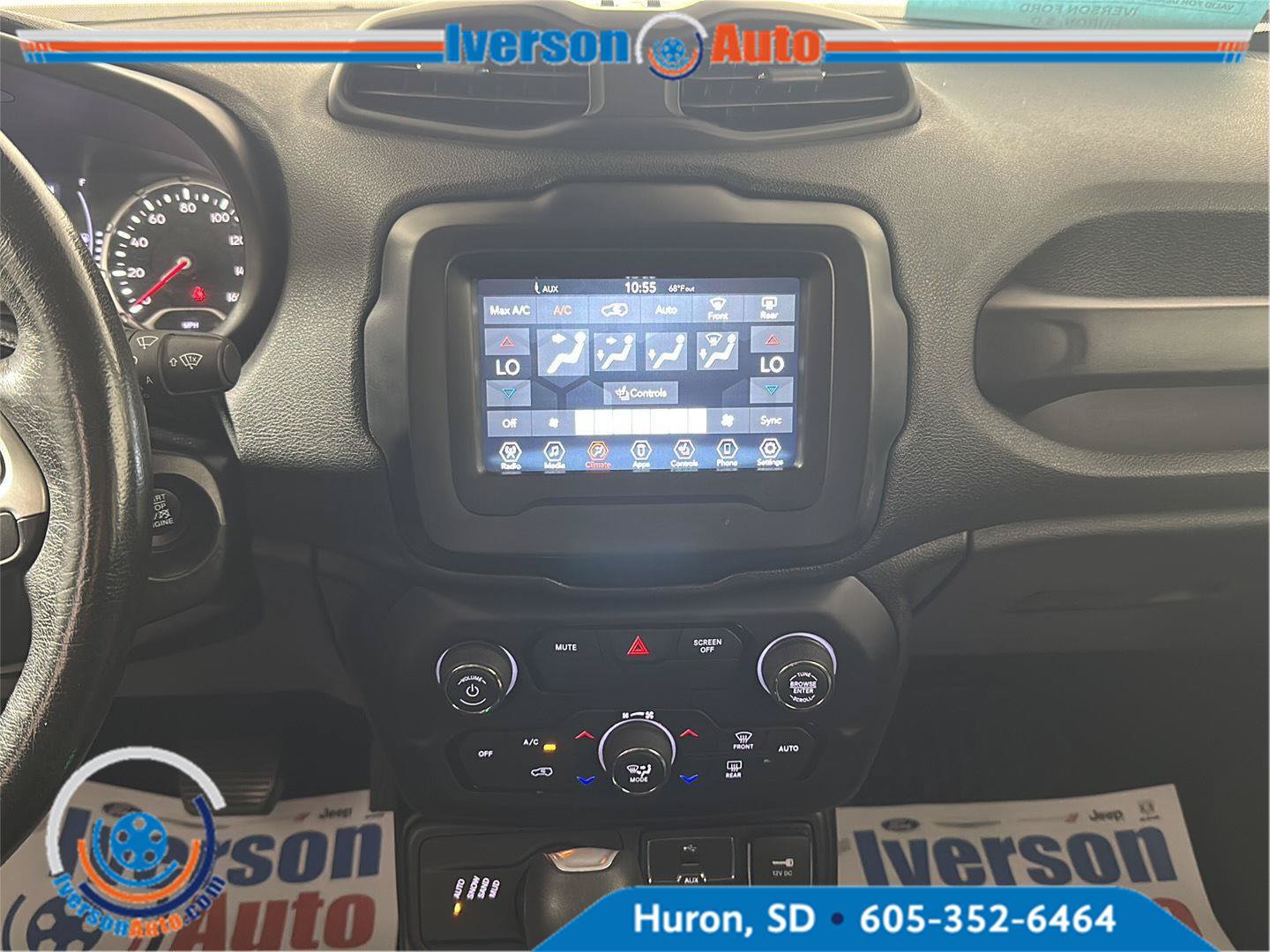 Used 2018 Jeep Renegade Latitude w/ Cold Weather Group AWD/4WD image 26