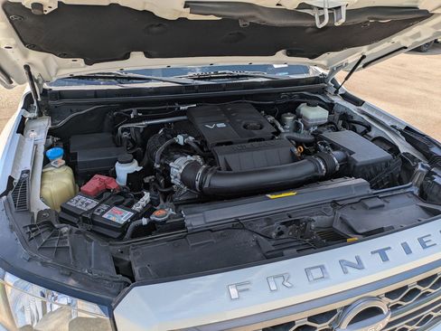 Used 2022 Nissan Frontier SV w/ Technology Package RWD image 31