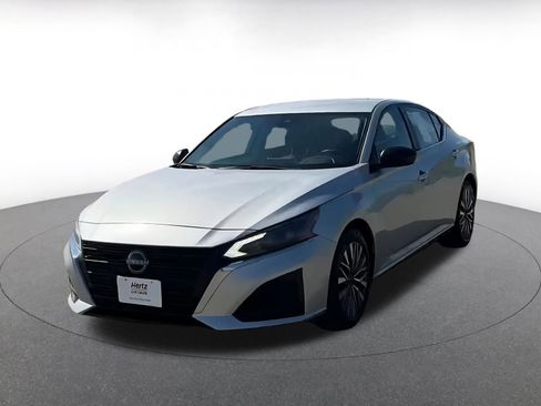 Used 2024 Nissan Altima 2.5 SV image 7