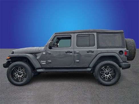 Used 2018 Jeep Wrangler Unlimited Sport image 7