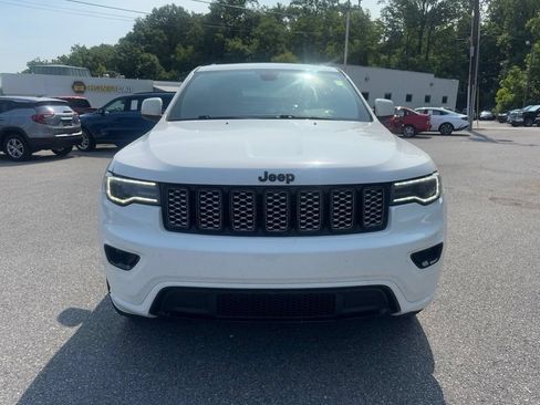 Used 2021 Jeep Grand Cherokee Laredo X AWD/4WD image 2