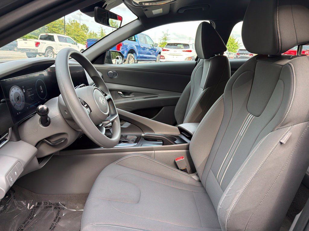 Used 2024 Hyundai Elantra SEL FWD image 8