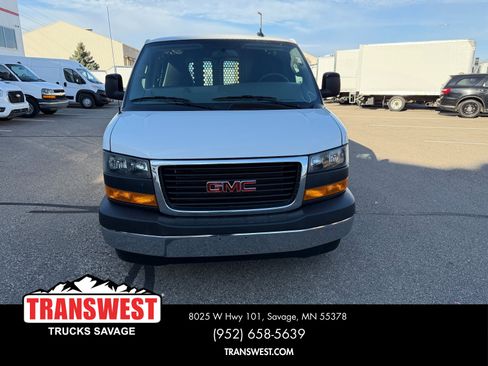 Used 2024 GMC Savana 2500 w/ Driver Convenience Package image 9
