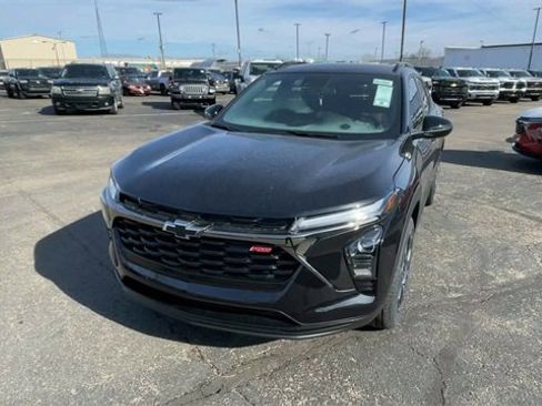 New 2026 Chevrolet Trax RS w/ Sunroof Package image 5