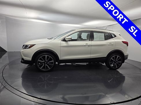 Used 2019 Nissan Rogue Sport SL w/ Premium Package image 9