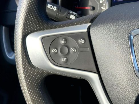 Used 2023 GMC Terrain SLE w/ Driver Convenience Package image 22