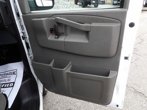 Used 2022 Chevrolet Express 2500 w/ Driver Convenience Package image 32