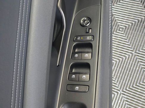 Used 2025 Hyundai Elantra SEL FWD image 19