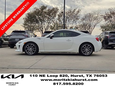 Used 2020 Toyota 86 image 12