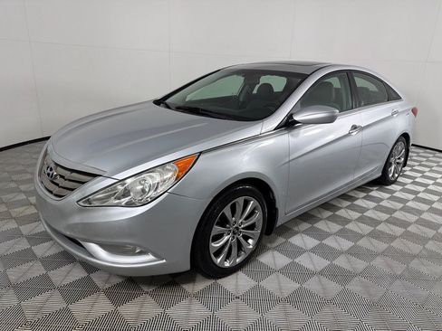 Used 2013 Hyundai Sonata SE w/ Navigation & Sunroof Pkg FWD image 7