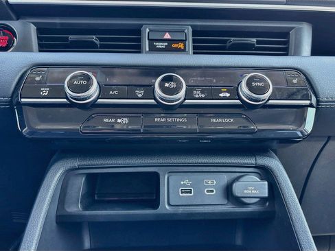 Certified 2025 Honda Pilot EX-L image 17