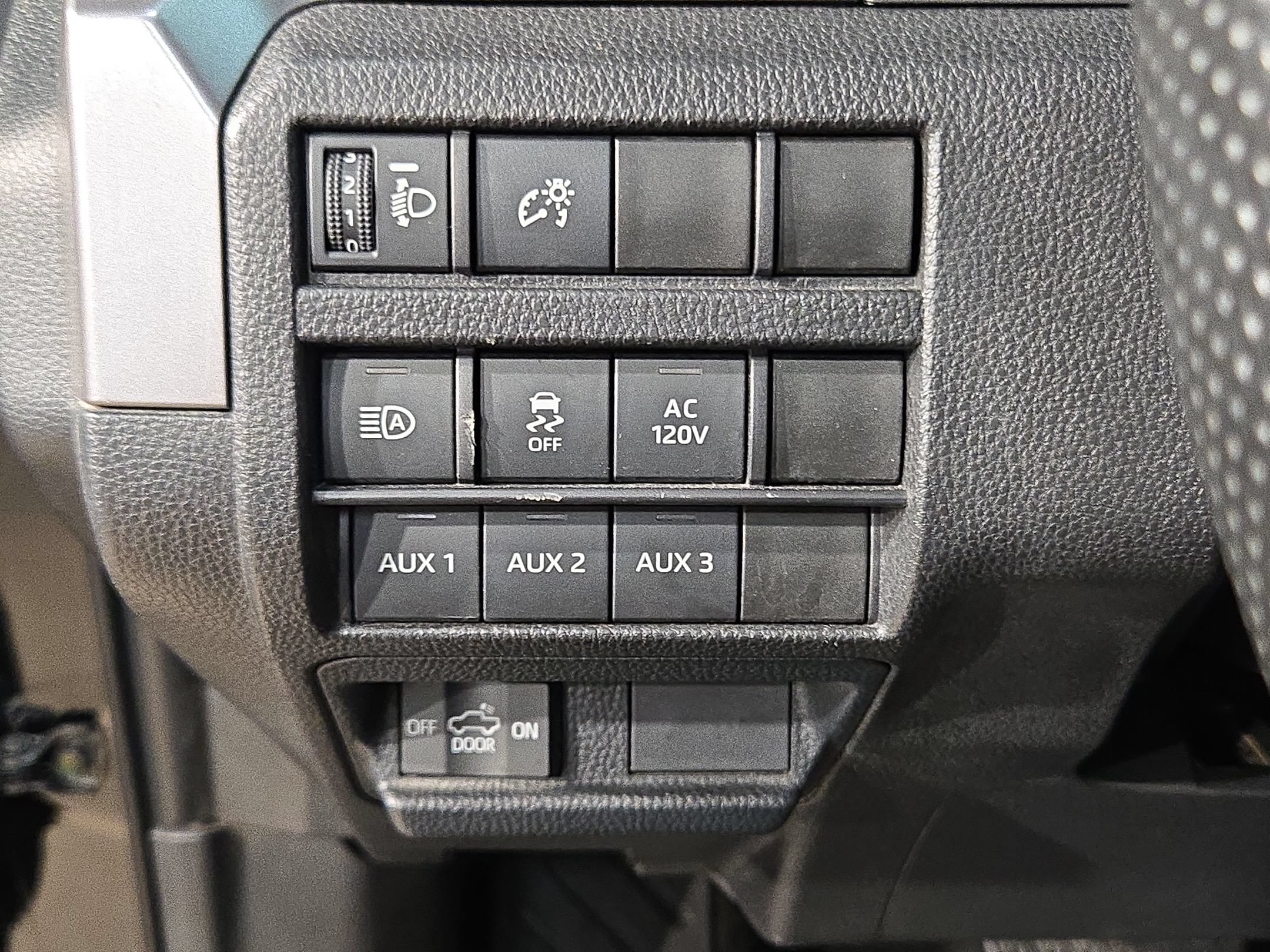 Used 2025 Toyota Tacoma TRD Off-Road w/ TRD Off Road Upgrade Package AWD/4WD image 35