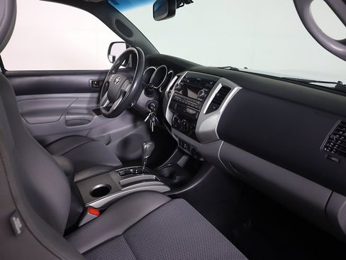 Used 2012 Toyota Tacoma PreRunner image 22