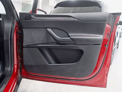 Used 2024 Tesla Model X Plaid image 34