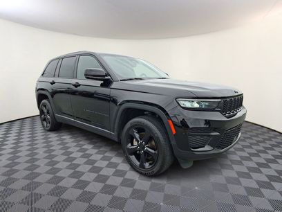 Used 2023 Jeep Grand Cherokee Altitude