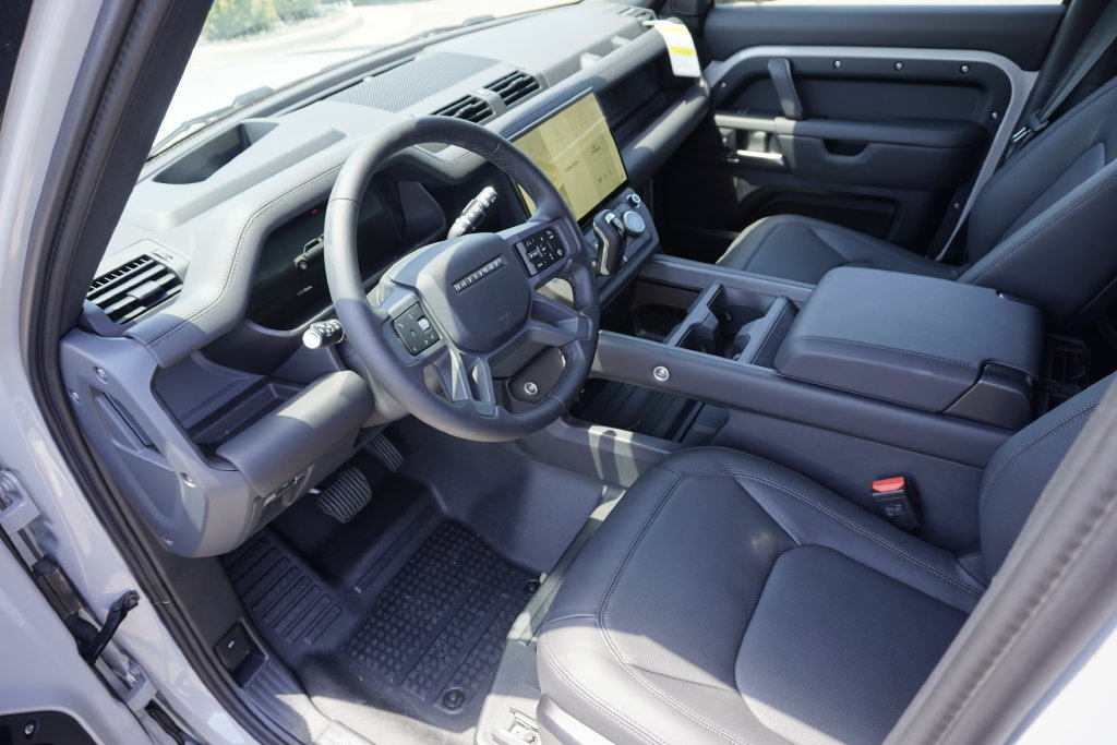 New 2026 Land Rover Defender 110 X-Dynamic SE AWD/4WD image 18