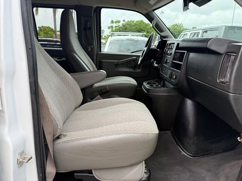Used 2020 Chevrolet Express 3500 LT w/ LT Preferred Equipment Group image 11