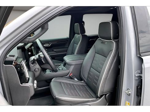Used 2025 GMC Sierra 1500 AT4X AWD/4WD image 34