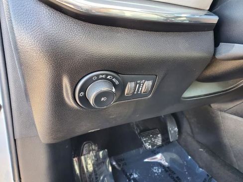 Used 2022 Jeep Compass Limited image 9