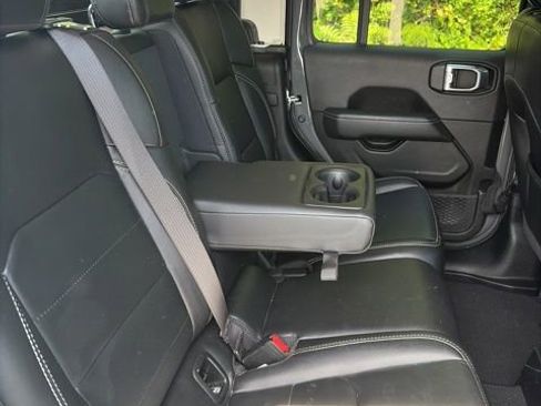 Used 2021 Jeep Gladiator Overland AWD/4WD image 27