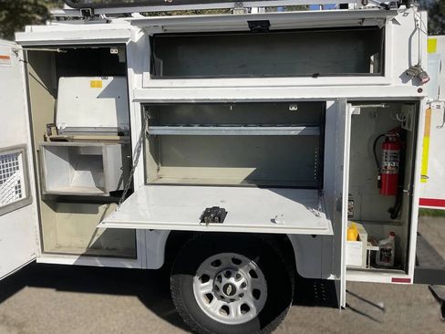 Used 2013 Chevrolet Silverado 3500 W/T RWD image 3