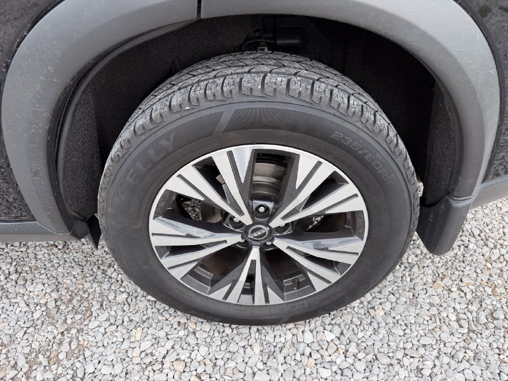 Used 2023 Nissan Rogue SV AWD/4WD image 15