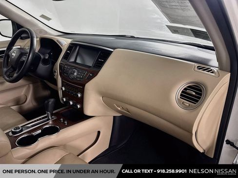 Certified 2020 Nissan Pathfinder Platinum w/ Cargo Package AWD/4WD image 32