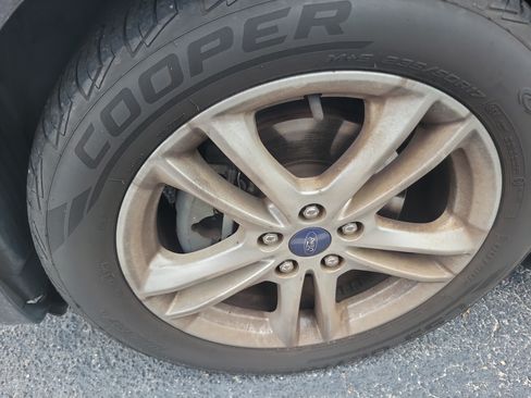 Used 2018 Ford Fusion SE FWD image 5